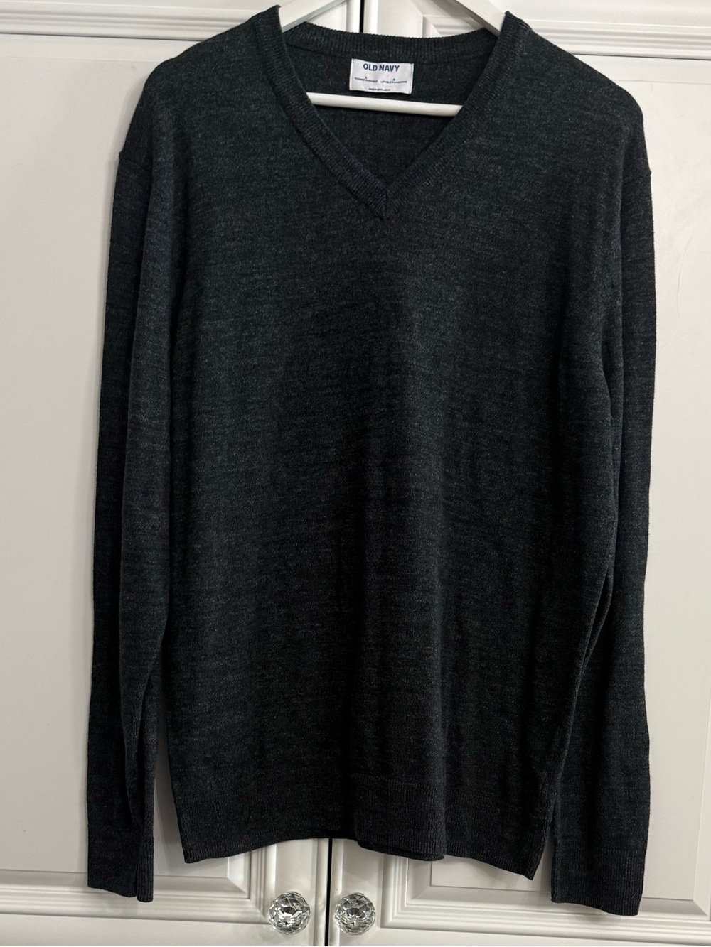 Old Navy Men's Charcoal Grey V-Neck Lightweight Long Sleeve Knit Sweater Size L